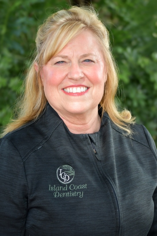 Dental hygienist Jennifer